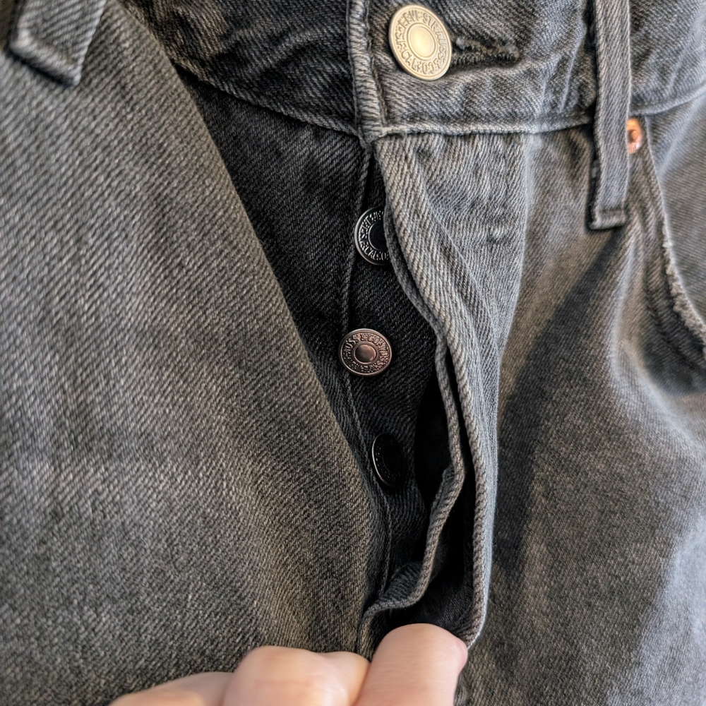 Levi's/501 Black Short Sz 32 - Picture 4 of 7